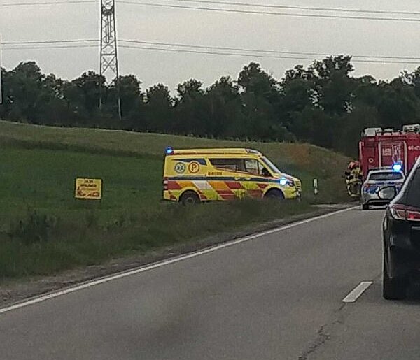 Lniska. Zderzenie dwóch aut. Są utrudnienia w ruchu