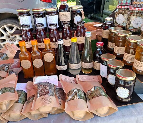 Chmielno. Czwartkowe Targowiska ruszyły. Regionalne produkty i pyszności