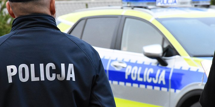 Postępowanie w sprawie policjantów obrażających obcokra-71654