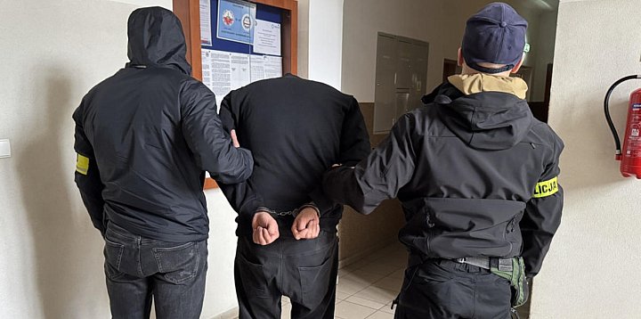 Banknotami do zabawy zapłacili za samochód-73882