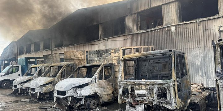 Pożar hali magazynowej w Gdyni