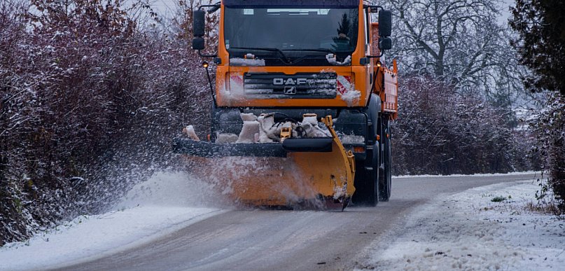 Żukowo. Czy gmina może odśnieżać prywatne drogi?