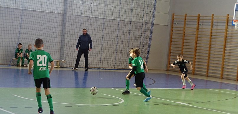 Turniej halowy w Kiełpinie. Zwycięstwo Kaszubii Studzienice