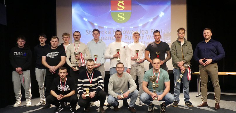 Cel-Bud Mściszewice triumfuje w Stężyckiej Halowej Lidze Piłki Nożnej