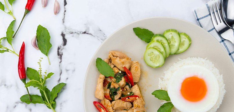 Redukcja dla osób pracujących przy biurku – jak schudnąć bez 10 000 kroków