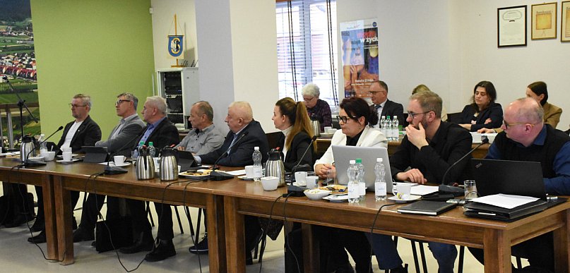 Sierakowice. Powołano Radę Seniorów i Młodzieżową Radę Gminy