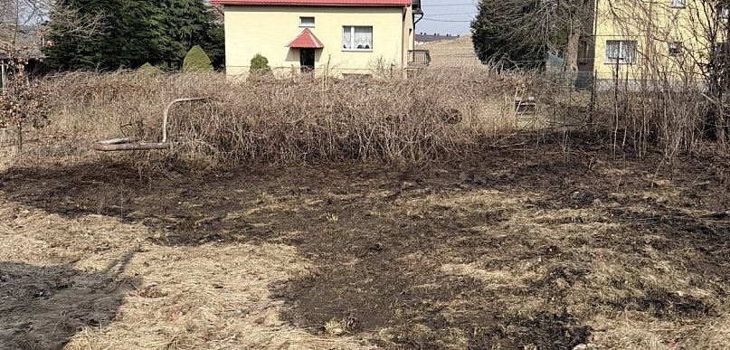 Pałubice. Pożar łąki. Policja przypomina: wypalanie traw jest nielegalne
