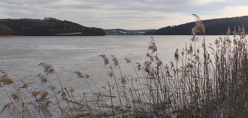 Naukowcy z Borucina ostrzegają: lód na jeziorach jest już bardzo niestabilny