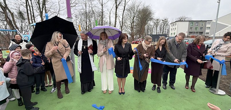 Żukowo. SP nr 1 świętowała 50-lecie nadania imienia. Otwarto plac zabaw