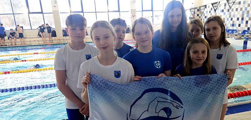 Młodzi pływacy Cartusii z dobrymi wynikami na zawodach MDM w Gdańsku