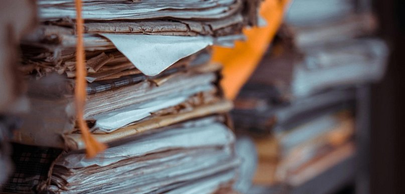 Jak bezpiecznie usuwać dokumenty firmowe, aby lepiej chronić dane i budować profes
