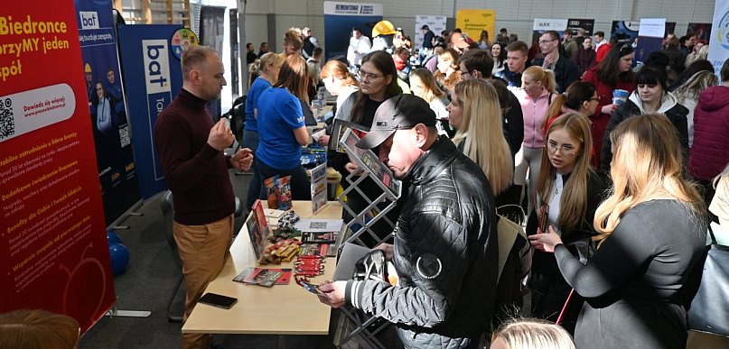 Kartuzy. Powiatowe Targi Pracy ruszyły. Ogromne zainteresowanie mieszkańców