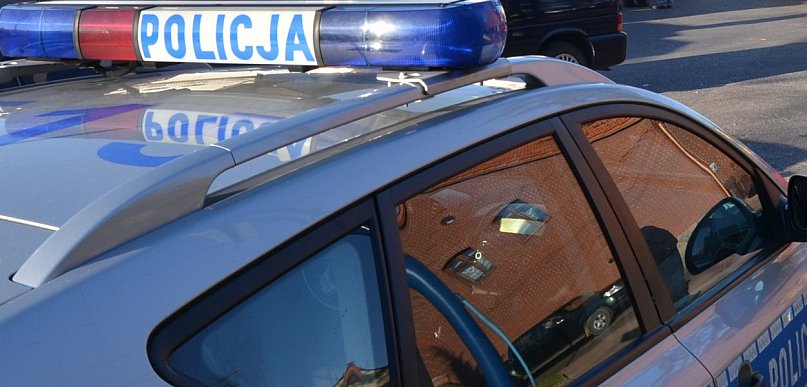 Ręboszewo. Pościg za kierowcą i pasażerem Audi. Porzucili auto w lesie
