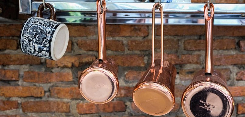Pięć błędów, które niszczą naczynia miedziane i jak ich uniknąć