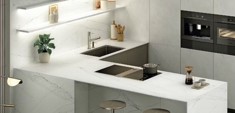 Blat granitowy czy spiek kwarcowy - różnice widoczne po latach użytkowania