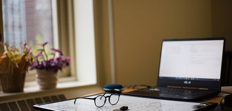 Uporządkowany obieg faktur i archiwizacja umów w firmie