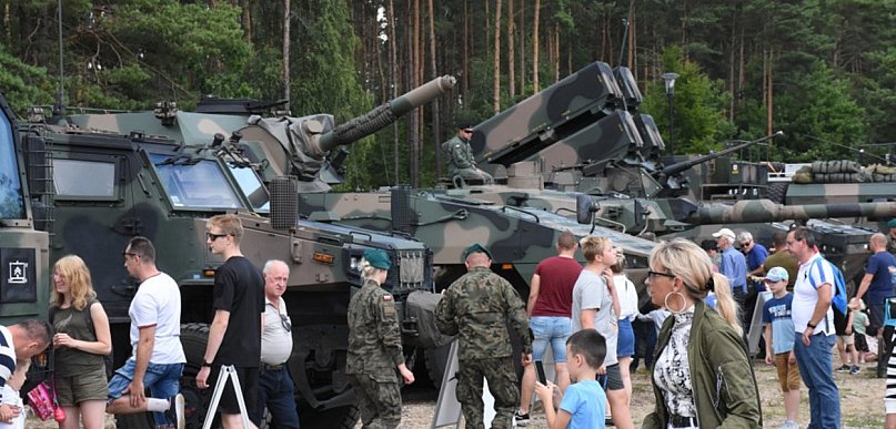 Uroczystości trzeciomajowe oraz Piknik Militarny w Żukowie