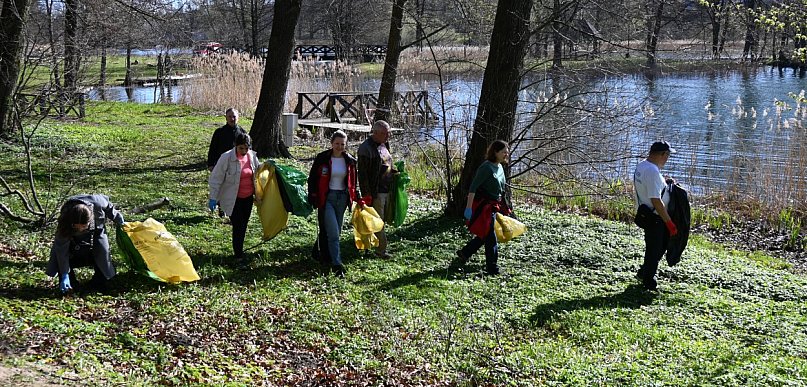 Ruszyli, by razem posprzątać kartuskie jeziora. W akcji też nurkowie