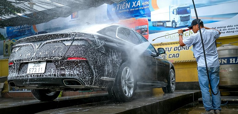 Myjki pod wysokim ciśnieniem i myjki stacjonarne – jak wybrać rozwiązanie, które n