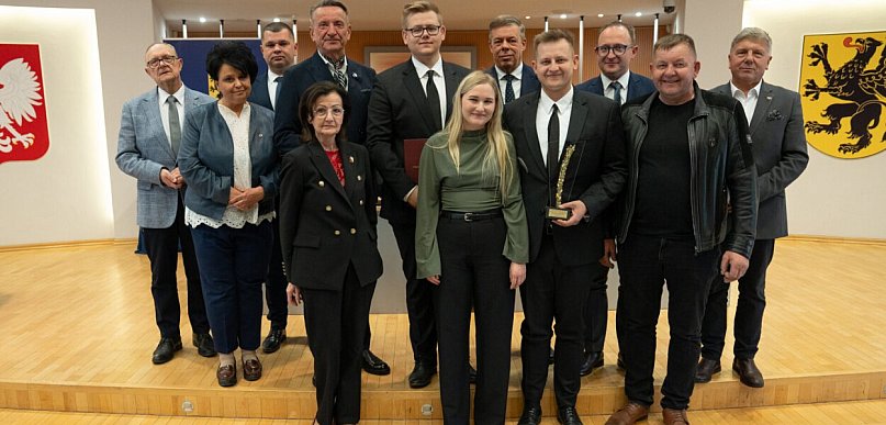 Marek, Piotr i Adam Stenzel z Przyjaźni z nagrodą dla najlepszych rolników