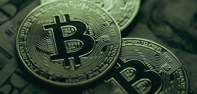 PiS "od ściany do ściany". Teraz chce zakazu kryptowalut