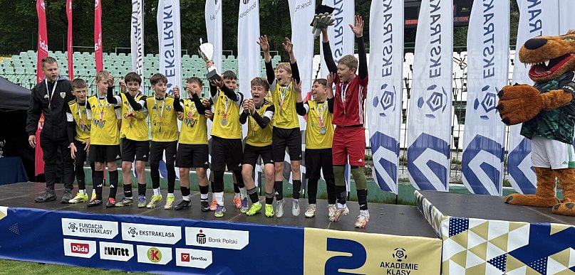 Sukcesy Akademii Piłkarskiej Kartuzy. Trofea i testy w topowych klubach