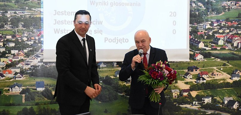 Wójt Sierakowic z jednogłośnym absolutorium