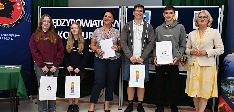 Młodzież z partnerskich powiatów sprawdzała swoją wiedzę geograficzną
