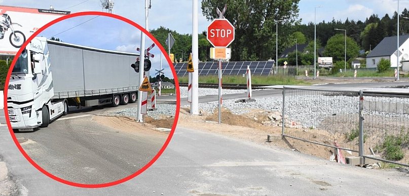 Leszno. Ciężarówki nie mieszczą się na skrzyżowaniu. Kto popełnił błąd?