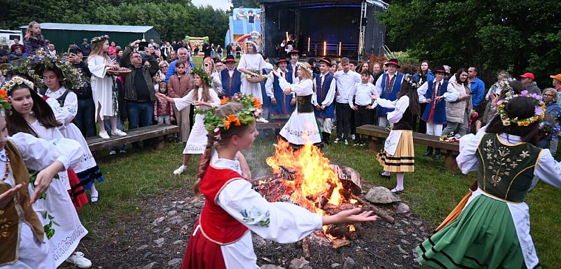 Sierakowice. Muzyka, tańce i sobótkowe obrzędy