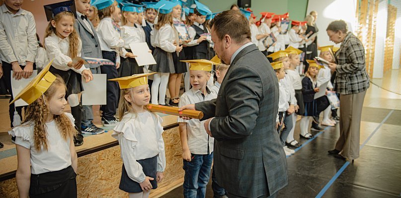 Przodkowo. To był wyjątkowo uroczysty dzień dla pierwszoklasistów - 73196