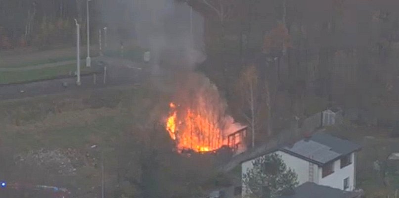 Kartuzy. Pożar pustostanu. Budynek spłonął niemal doszczętnie - 73424