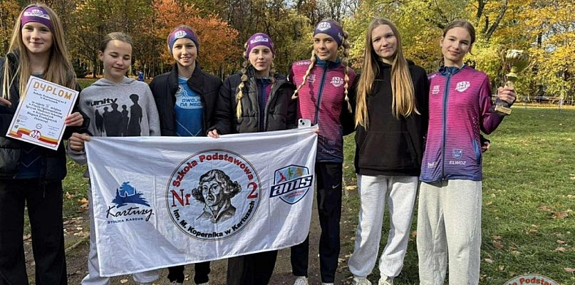 Sukces uczennic "Dwójki" w ogólnopolskich sztafetowych biegach przełajowych - 73484