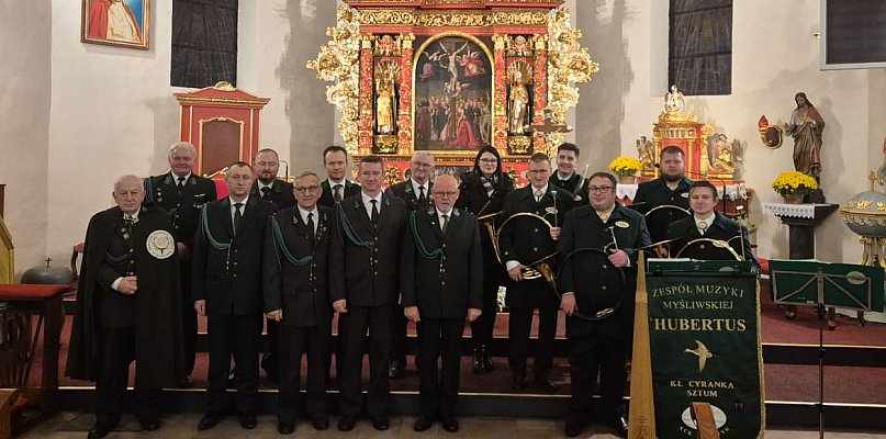 Goręczyno. Hubertowskie świętowanie: muzyka myśliwska zabrzmiała w świątyni - 74219