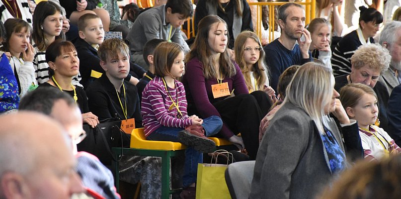 Sprawdzają swoją znajomość języka. Dyktando Kaszubskie w Stężycy - 74255