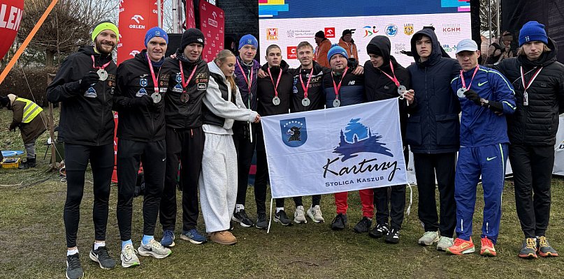 Biegacze Cartusii wicemistrzami Polski w kategorii seniorów i juniorów - 74355