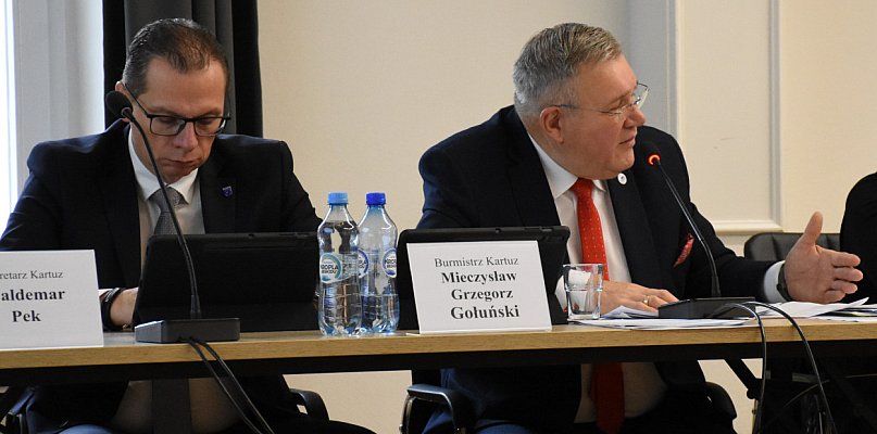 Kartuzy. Podwyżka dla burmistrza w fatalnym kontekście - 74502