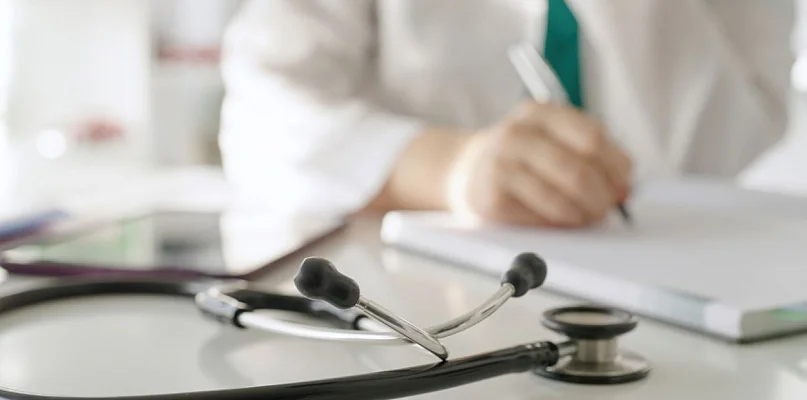 Region. Dodatkowe środki dla dużych podmiotów medycznych i poradni - 74718