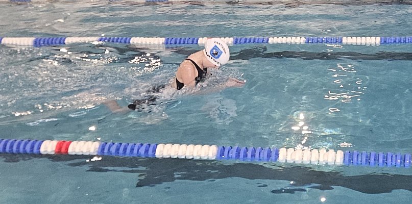 Sukcesy pływaków ze SP nr 5 w Kartuzach na ogólnopolskich zawodach w Płocku - 74877