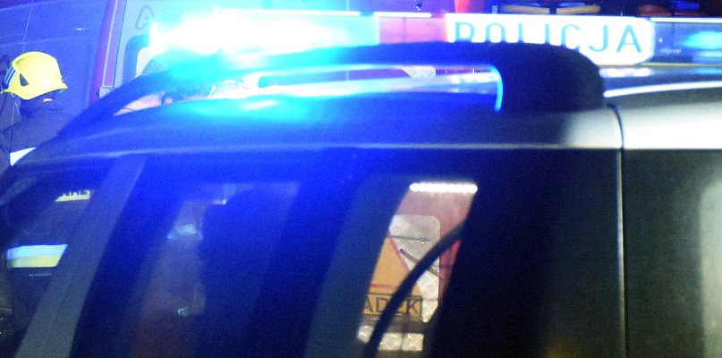 Egiertowo. Kierowca opla wjechał w płot. Miał prawie 3 promile! - 75204