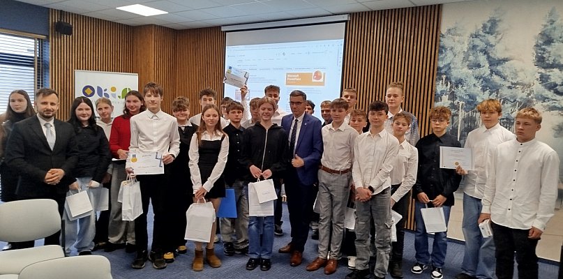 Młodzież z gm. Żukowo poszerzyła swoją wiedzę z zakresu ekonomii - 75492