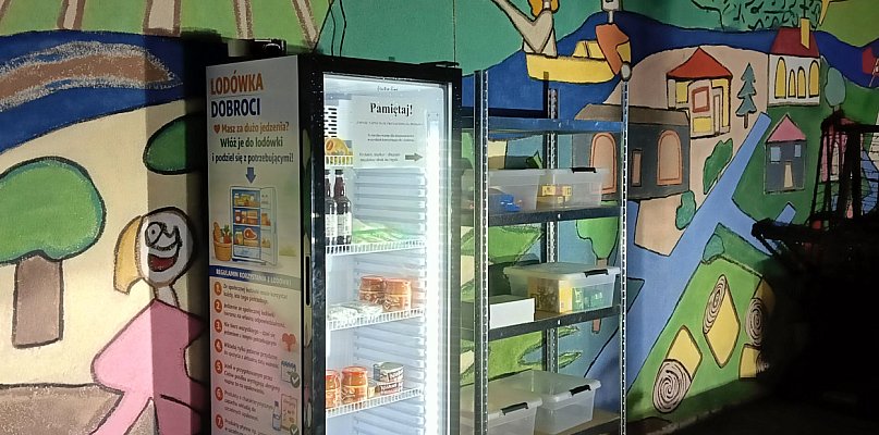 Sulęczyno. Lodówka Dobroci już działa! Błyskawicznie udało się zebrać środki - 75571