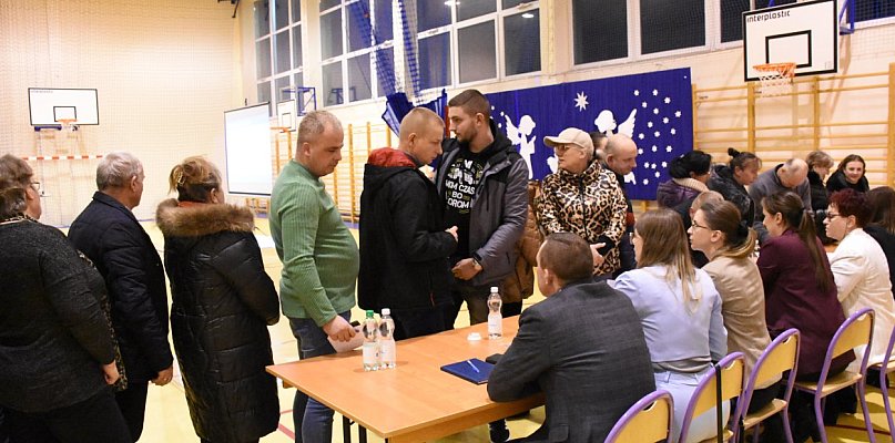 Lisie Jamy. Mieszkańcy punktują władze gminy. Kolejne NIE dla praw miejskich - 76093