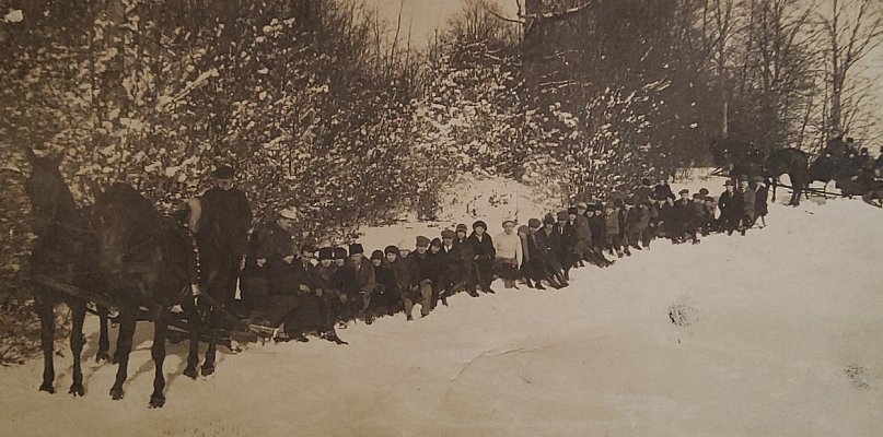 Biały karnawał dawniej na Kaszubach. Kuligi, ludowe zabawy i "herody" - 76267