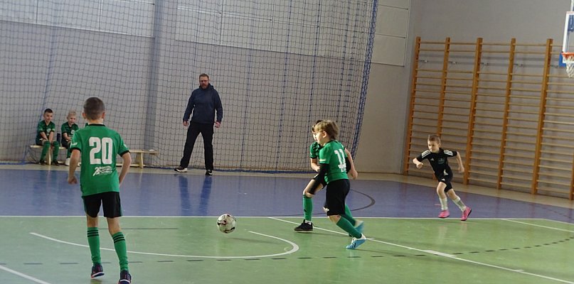 Turniej halowy w Kiełpinie. Zwycięstwo Kaszubii Studzienice