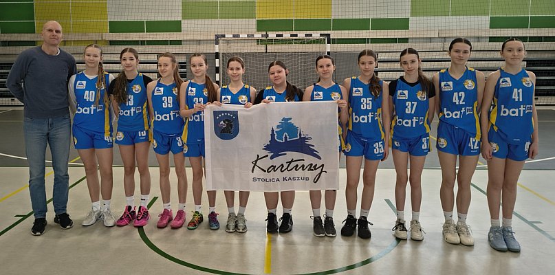 Kadetki UKS BAT Kartuzy mierzyły się z czołowymi drużynami rozgrywek