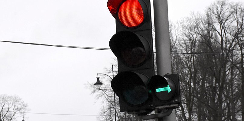 Kartuzy. Kierowcy zwracają uwagę na "słaby" punkt sygnalizacji świetlnej