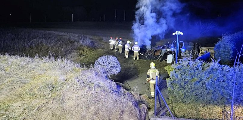 Dzierżążno. Ktoś na ognisku wypala śmieci! Sprawę bada policja