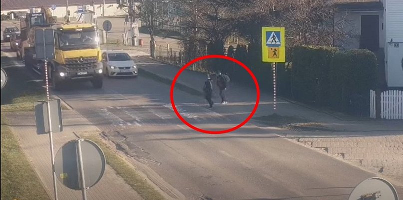 Staniszewo. Skandaliczny manewr kierowcy. Na przejściu były dzieci!