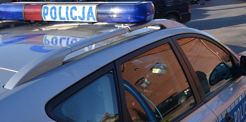 Ręboszewo. Pościg za kierowcą i pasażerem Audi. Porzucili auto w lesie